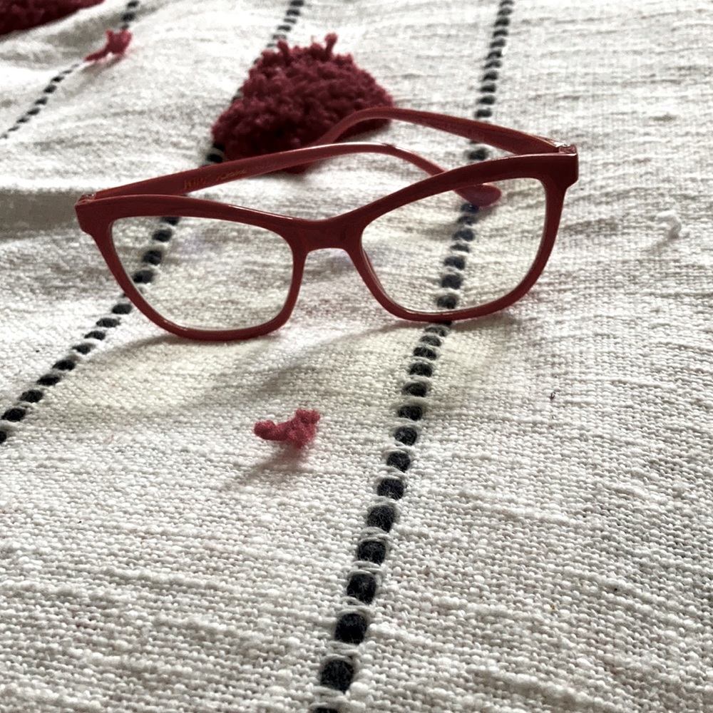 Brand new never used  glasses. received as a gift and would like to gift these